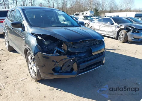 2015 Ford Escape Se z USA, uszkodzony, nr VIN 1FMCU9GX9FUB67429